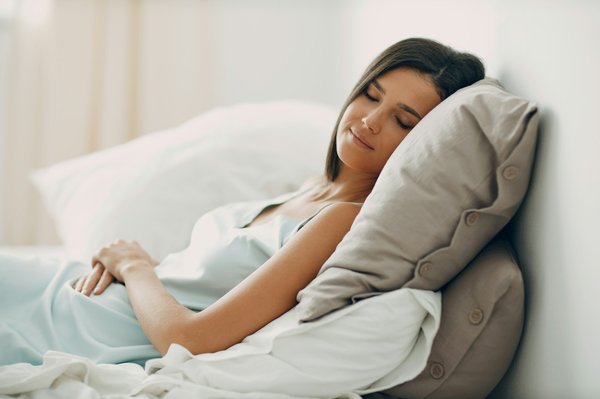 L'élégance et le confort: nuisette en coton le chat